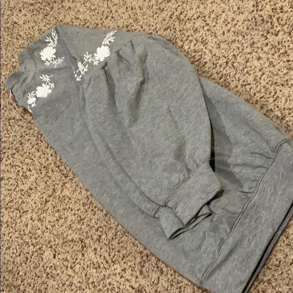 NWOT 🖤 Isabel Maternity Balloon Sleeve Top